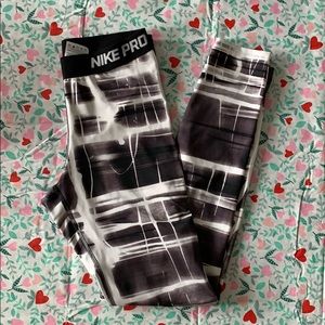 Nike Pro Workout Leggings